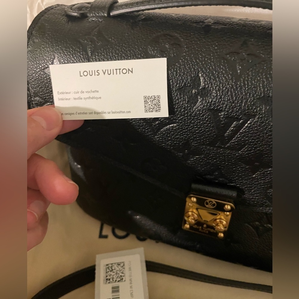 Louis Vuitton Black Pochette Métis Monogram
Empreinte Embossed Crossbody - Picture 10 of 15
